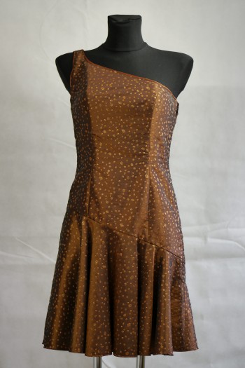 Asymetrisches Kleid
