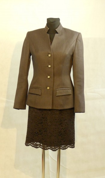 Spitzenkleid mit Jacke